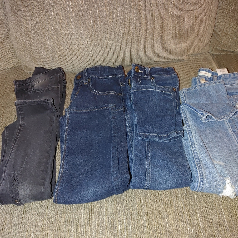 SOLD! ADORABLE 4 piece Girl's Jean Bundle! - Picture 2 of 7